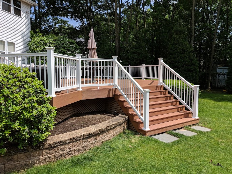 Deck and railing update — after project view